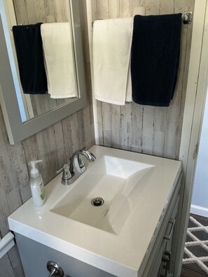 Bathroom - The Lake Escape (New Tazewell)
