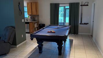 Spielezimmer