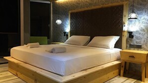 Kamar Double Deluks, balkon, pemandangan samudra | Meja kerja, ruang kerja ramah laptop, dan Wi-Fi gratis