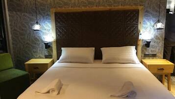 Deluxe Double Room, Balcony, Ocean View | Desk, laptop workspace, free WiFi