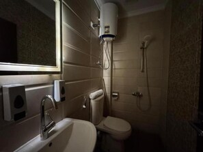 Free toiletries, hair dryer, slippers, towels - Lorenda hotel (Cairo Governorate)