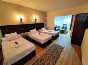 In-room safe, desk, laptop workspace, soundproofing - Lorenda hotel (Cairo Governorate)