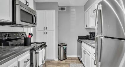 3 Min Walk to AT&T | 2BR | Parking + Pets + Gym