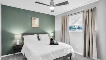 Desk, iron/ironing board, WiFi, bed sheets