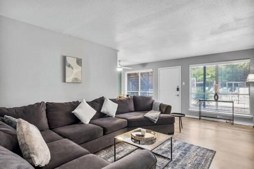 3 Min Walk to AT&T | 3BR | Parking + Pets + Gym