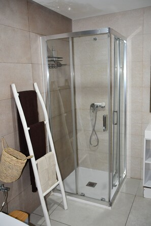Shower, towels - Just steps from the ocean (Essaouira)