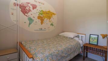 3 bedrooms, WiFi (free), individually decorated, individually furnished