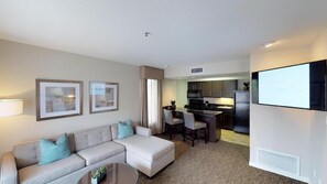 TV - 3 Units: Pet-Friendly Kitchen Suite 2 mi to Carbon Canyon Regional Park (Brea)