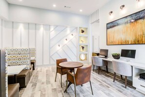 Dining - Landing | Beautiful 1BD, Pool, Clubhouse (Memphis)