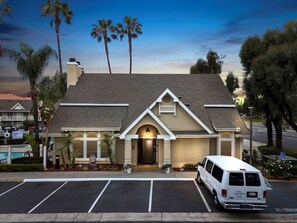 Exterior - 1-Bedroom Suite w/ Full Kitchen & Outdoor Pool: 2.7 mi to Craig Regional Park (Brea)