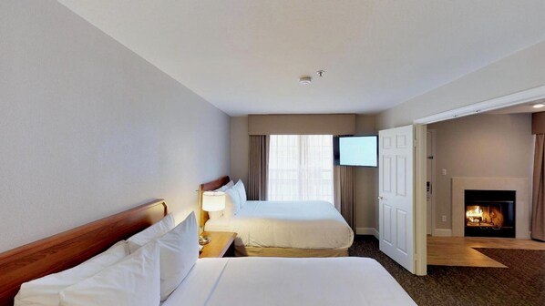 Room - 1BR Suite w/ Full Kitchen, Pool: 1.1 Mi to Brea Sports Park & Local Dining (Brea)