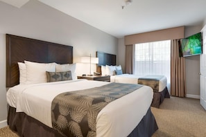Room - 4 Units: Suite w/ Full Kitchen & Free Hot Breakfast near Brea Mall - 3.3 mi (Brea)