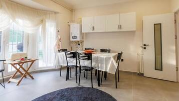 Family Villa, Patio, Garden View | Dining