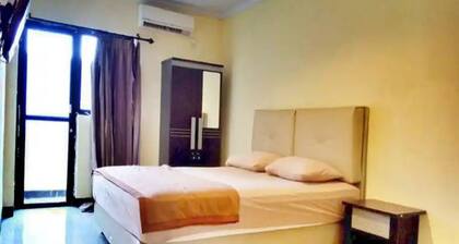 Cozzy Hotel Quint