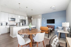 Interior - Landing | Beautiful 2BD, Pool, Gym (Savannah)