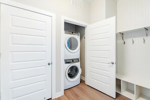 Interior - Landing | Beautiful 2BD, Pool, Gym (Savannah)