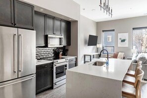 Fridge, dining tables - Landing | Amazing 1BD, Clubhouse, Yoga Studio (Columbus)