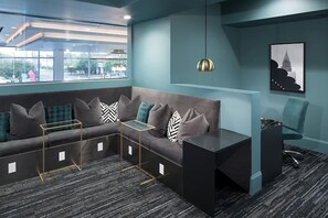Interior - Landing | Stunning 1BD, Clubhouse, Gym (Dallas)