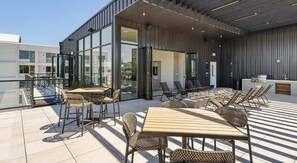 Outdoor dining - Landing | Incredible 3BD, Gym (Nashville)