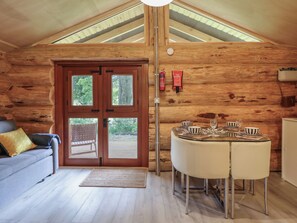 Cottage | Interior - Owl Valley Cabin (Oswestry)