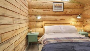 1 bedroom, individually decorated, individually furnished
