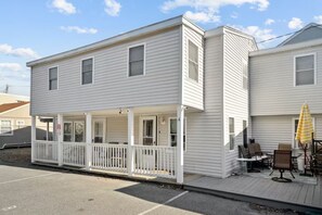 Exterior - Newly renovated 2-bedroom condo- 4 min walk to Hampton Beach (Hampton)