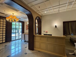 Lobby - Golden Vista (Amritsar)