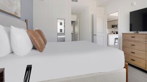 Bureau, fer et planche à repasser, Wi-Fi, draps fournis