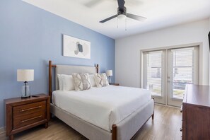 Desk, iron/ironing board, WiFi, bed sheets - Landing | Stunning 2BD, Clubhouse, Gym (McCordsville)