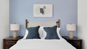 Desk, iron/ironing board, WiFi, bed sheets - Landing | Chic 1BD, Gym (Denton)