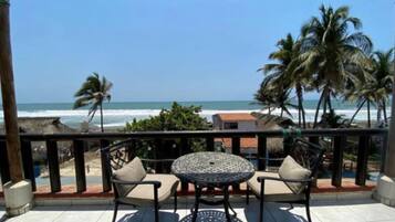 Classic Double Room, Balcony, Ocean View | Outdoor dining