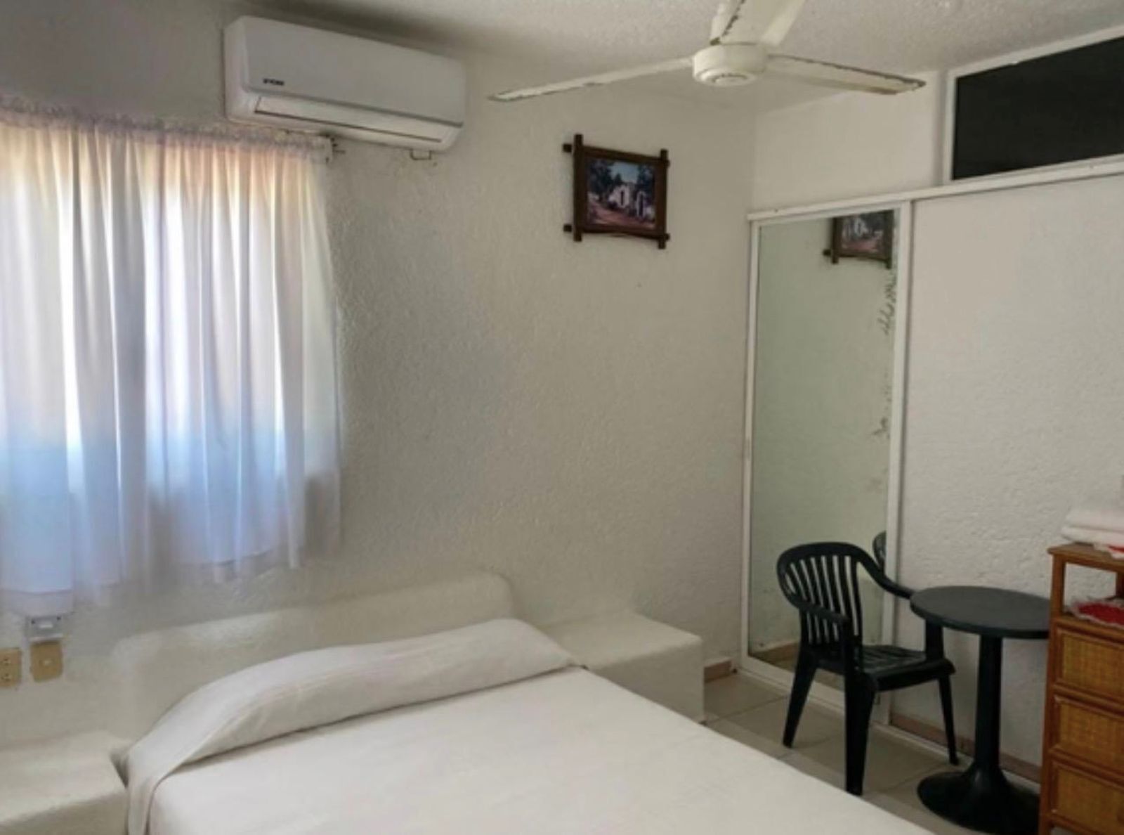 Iron/ironing board, free WiFi, bed sheets