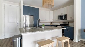 Fridge, dining tables - Landing | Amazing 1BD, Pool, Clubhouse (Conroe)