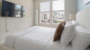 Desk, iron/ironing board, WiFi, bed sheets - Landing | Chic 1BD, Clubhouse, Pool (Conroe)