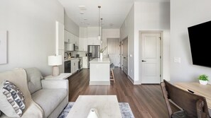 Smart TV - Landing | Stunning 1BD, Yoga Studio, Gym (Nashville)
