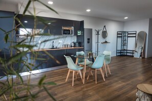 Dining - Sea View, Modern Studio with Parking (Gaula)