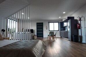 Iron/ironing board, WiFi, bed sheets - Sea View, Modern Studio with Parking (Gaula)