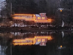 Exterior - Cozy 1-bedroom cottage in serene West Bath with AC (West Bath)