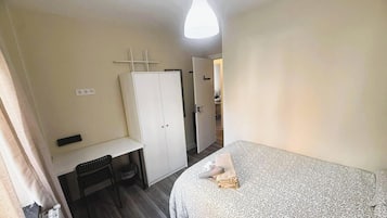 Slaapzaal, 1 slaapkamer, uitzicht op tuin | 1 slaapkamer