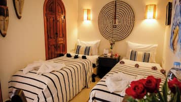 Quarto duplo luxo | Cofres nos quartos, Wi-Fi de cortesia