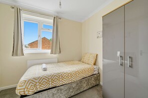 House | 3 bedrooms, Internet - Cosy 3 bed House in Aylesbury (Aylesbury)