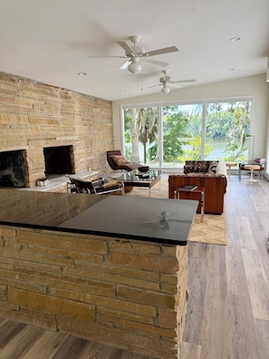 Interior - River House - Waterfront on the St. Johns River (Satsuma)