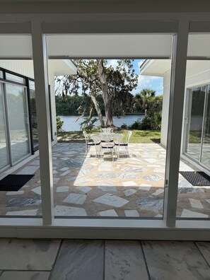 Interior - River House - Waterfront on the St. Johns River (Satsuma)