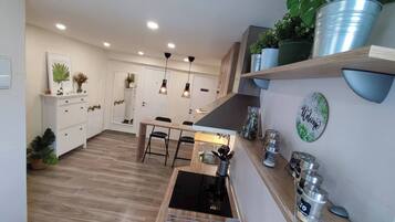 Slaapzaal, 1 slaapkamer, uitzicht op tuin | Interieur