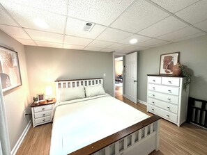 Room - Luxury Cozy 2BR Basement - Full Kitchen & Laundry (Marietta)