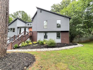 Exterior - Luxury Cozy 2BR Basement - Full Kitchen & Laundry (Marietta)