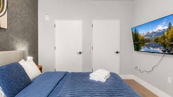 Ferros/tábuas de passar roupa, Wi-Fi, roupa de cama