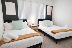 Iron/ironing board, travel cot, WiFi, bed sheets - Sonoran Stay in Scottsdale with Pool, EV Charging & Private Patio (Scottsdale)