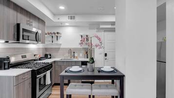 Fridge, microwave, oven, stovetop