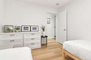 Bügeleisen/Bügelbrett, WLAN, Bettwäsche